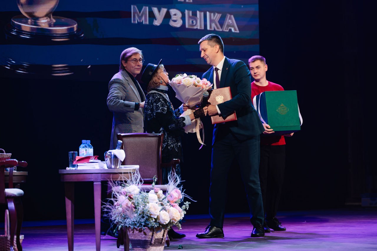 Фестиваль «Кино и музыка»: Алла Сурикова отметила юбилей в Туле Фестиваль «Кино и музыка»: Алла Сурикова отметила юбилей в Туле