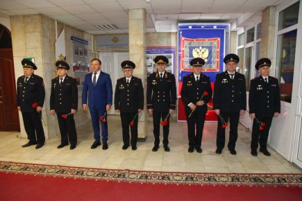 В УМВД России по Тульской области почтили память сотрудников органов внутренних дел Российской Федерации, погибших при выполнении служебных обязанностей