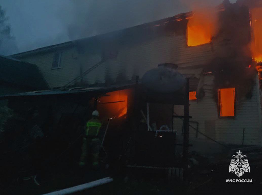 На пожаре в тульской деревне Крюковка пострадал мужчина На пожаре в тульской деревне Крюковка пострадал мужчина