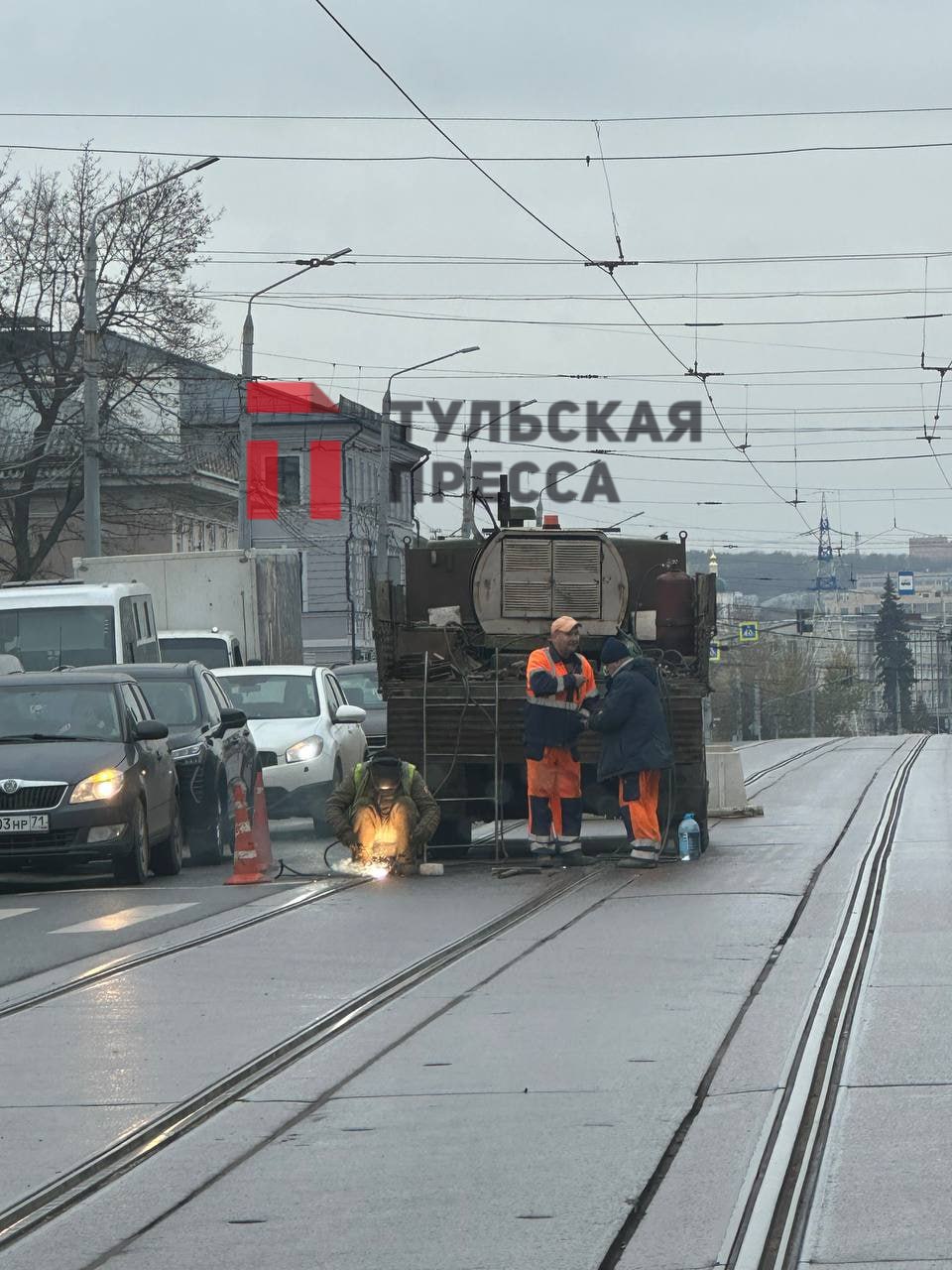 На Октябрьской тоже нашли, что подлатать