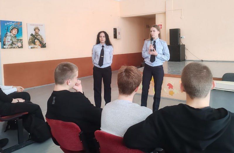 В Туле полицейские провели для школьников беседу о профилактике наркомании