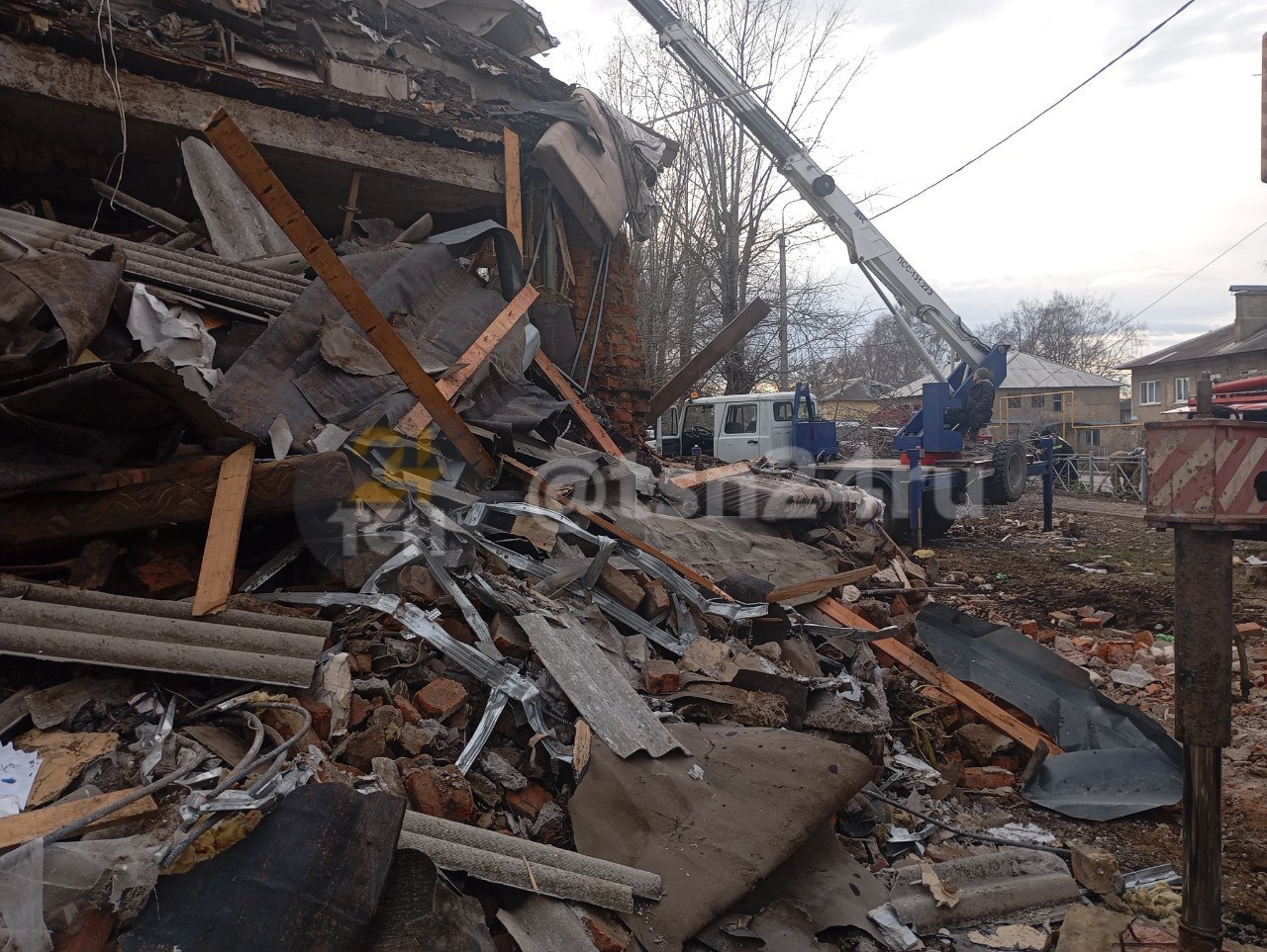 Так сейчас выглядит дом на ул. Ленина, в котором сегодня утром произошёл взрыв бытового газа Так сейчас выглядит дом на ул. Ленина, в котором сегодня утром произошёл взрыв бытового газа
