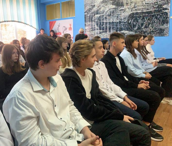 В Пролетарском окргуе Тулы сотрудник ПДН провела для школьников лекторий о вреде наркотиков В Пролетарском окргуе Тулы сотрудник ПДН провела для школьников лекторий о вреде наркотиков