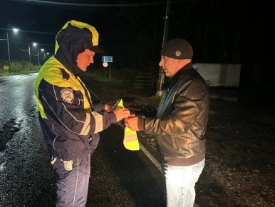 Сотрудники новомосковской Госавтоинспекции Тульской области присоединились к профилактической акции «Засветись!»
