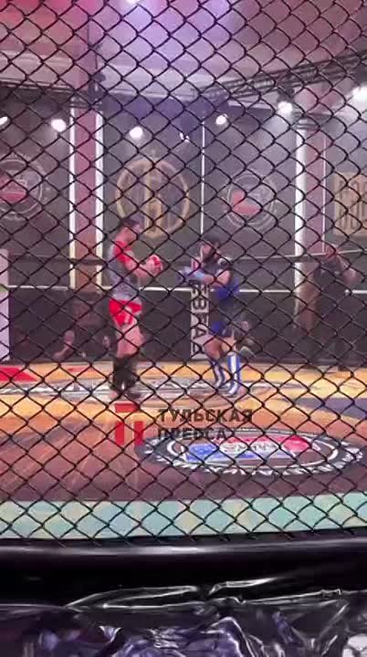 А тем временем в Новомосковске проходит Всероссийский мастерский турнир по ММА памяти Алексея Калинина