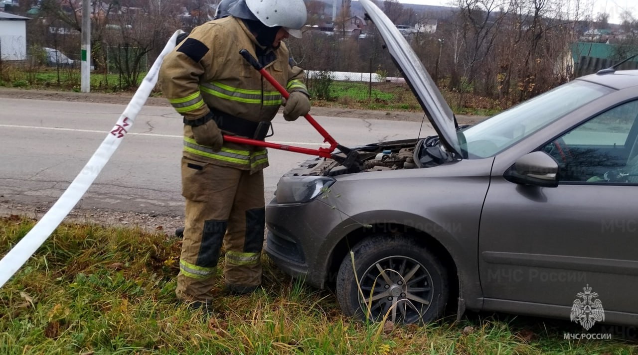В Дубенском районе сотрудники МЧС России «ликвидировали» последствия ДТП В Дубенском районе сотрудники МЧС России «ликвидировали» последствия ДТП