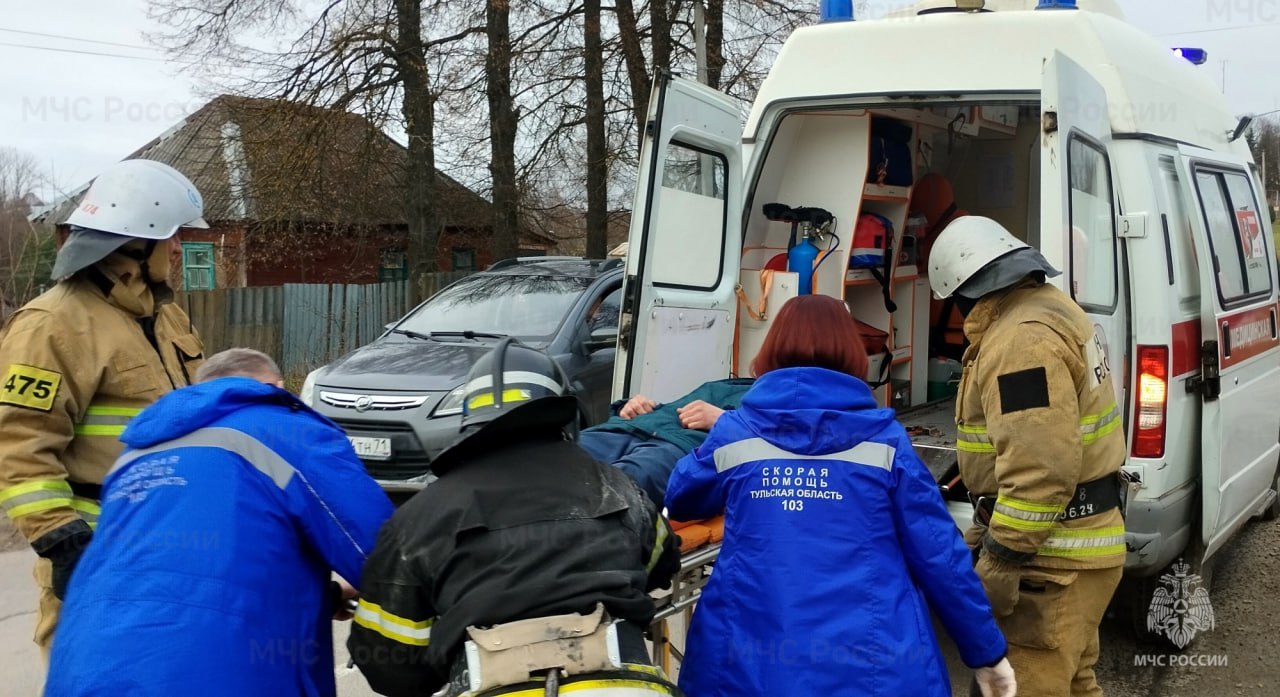 В Дубенском районе сотрудники МЧС России «ликвидировали» последствия ДТП В Дубенском районе сотрудники МЧС России «ликвидировали» последствия ДТП