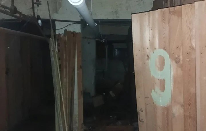 Дом на улице Литейной в Туле из-за перепланировки в подвале лишился вентиляции: плесневеть начала даже одежда в квартирах