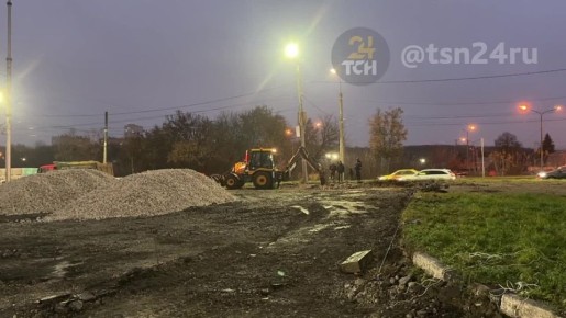 Вот так сейчас выглядит локация, куда переедет ёлка, которая украшала главную площадь Тулы несколько лет Совсем скоро тут будет все сиять и мигать . Напомним, что ёлочка переезжает на ул. Металлургов, 108