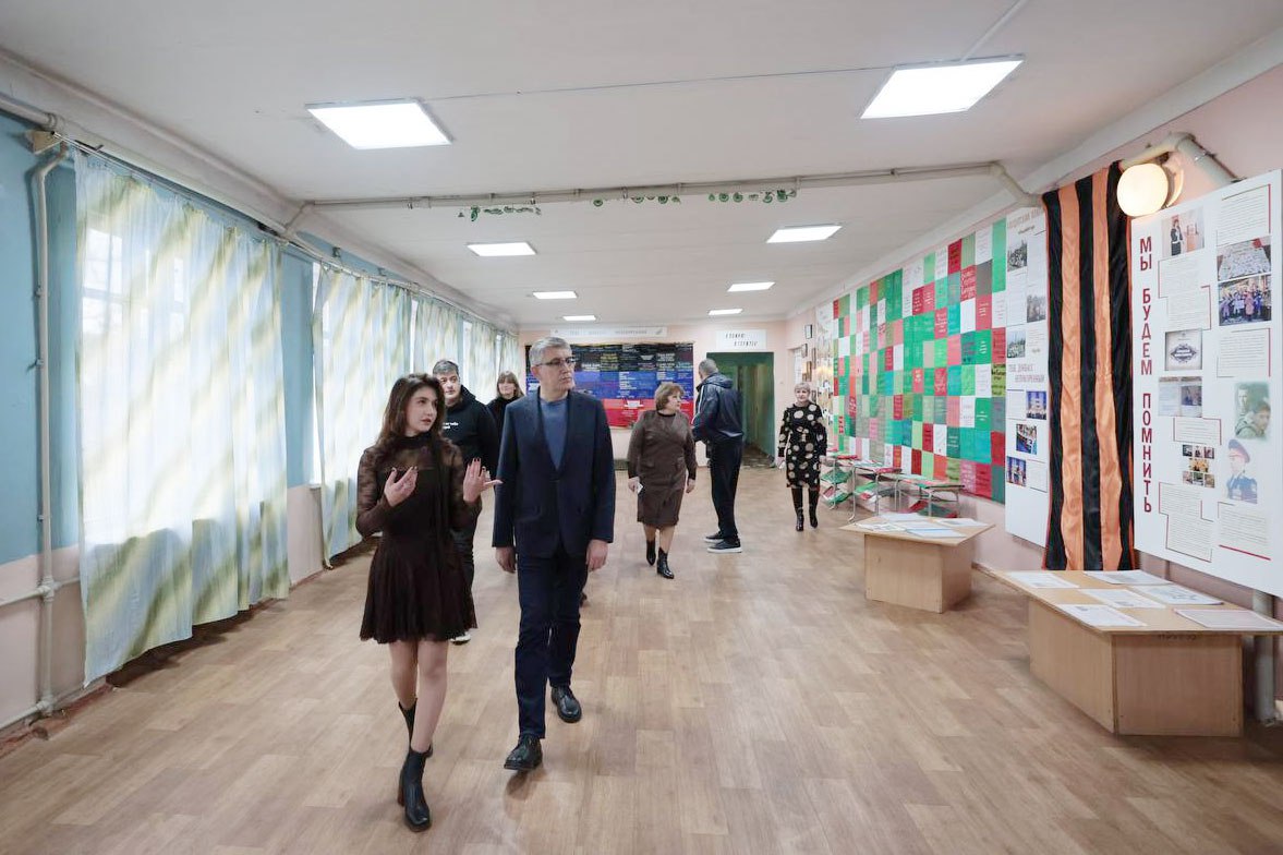 Дмитрий Миляев посетил социальные объекты в ДНР и ЛНР Дмитрий Миляев посетил социальные объекты в ДНР и ЛНР