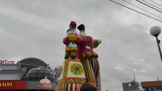 Пятиметровая филимоновская игрушка появилась рядом с Московским вокзалом
