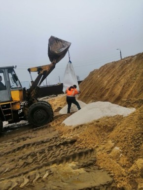 Зима близко: «Тулаавтодор» подготовил пескосоляную смесь для дорог