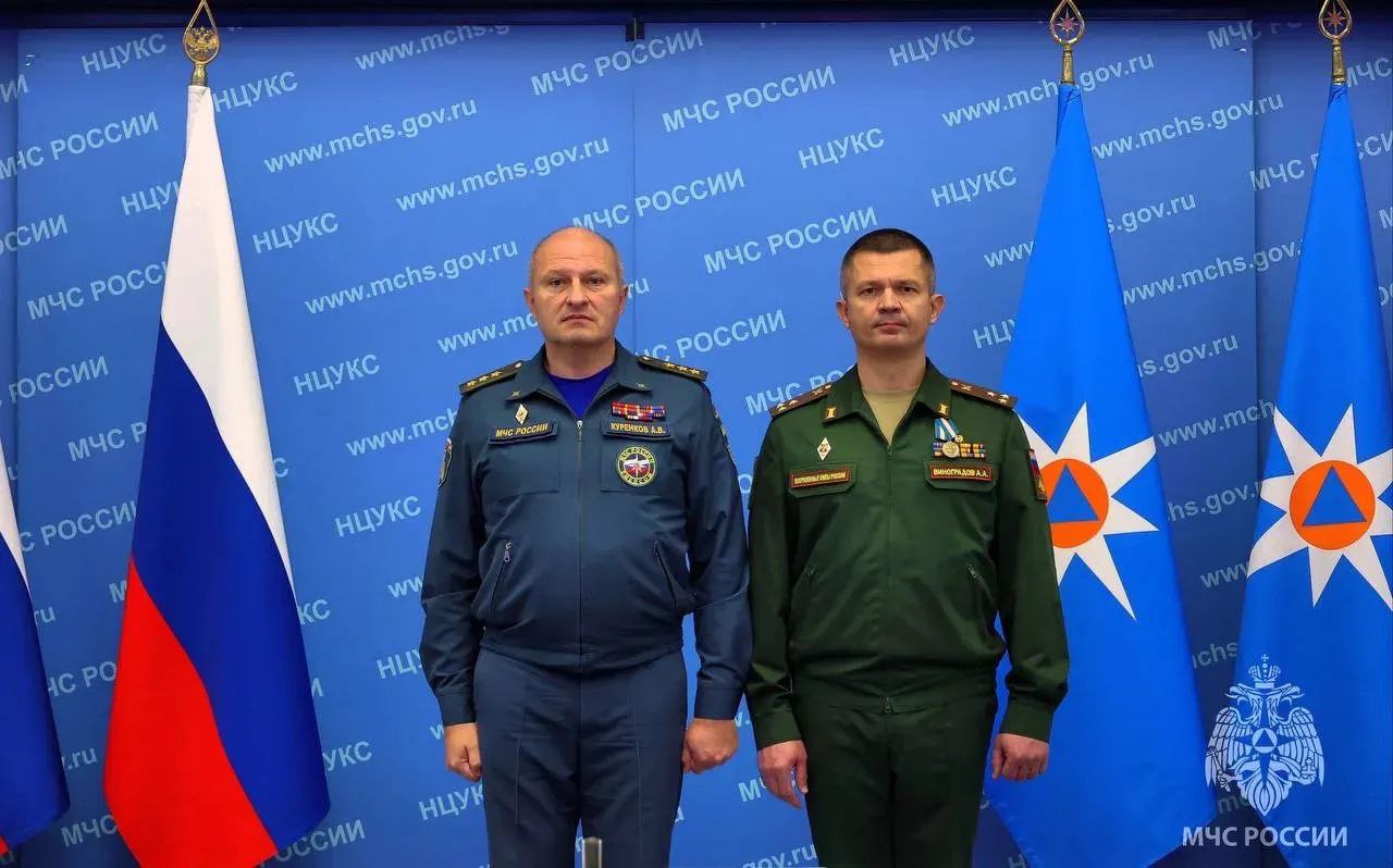 Глава МЧС России Александр Куренков наградил сотрудников Военной автомобильной инспекции Глава МЧС России Александр Куренков наградил сотрудников Военной автомобильной инспекции