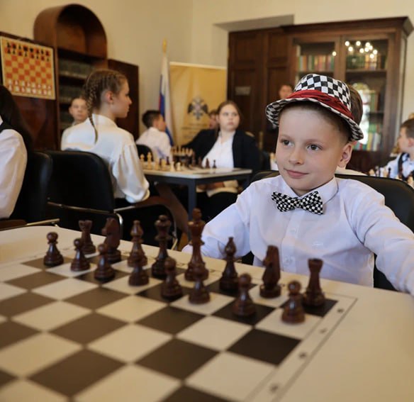 Владимир Мединский: Подарили Шахматным школам РВИО «умные шахматы» (Москва, Н.Новгород, Хабаровск, Кемерово, Ижевск, Рыбинск, Севастополь) Владимир Мединский: Подарили Шахматным школам РВИО «умные шахматы» (Москва, Н.Новгород, Хабаровск, Кемерово, Ижевск, Рыбинск, Севастополь)