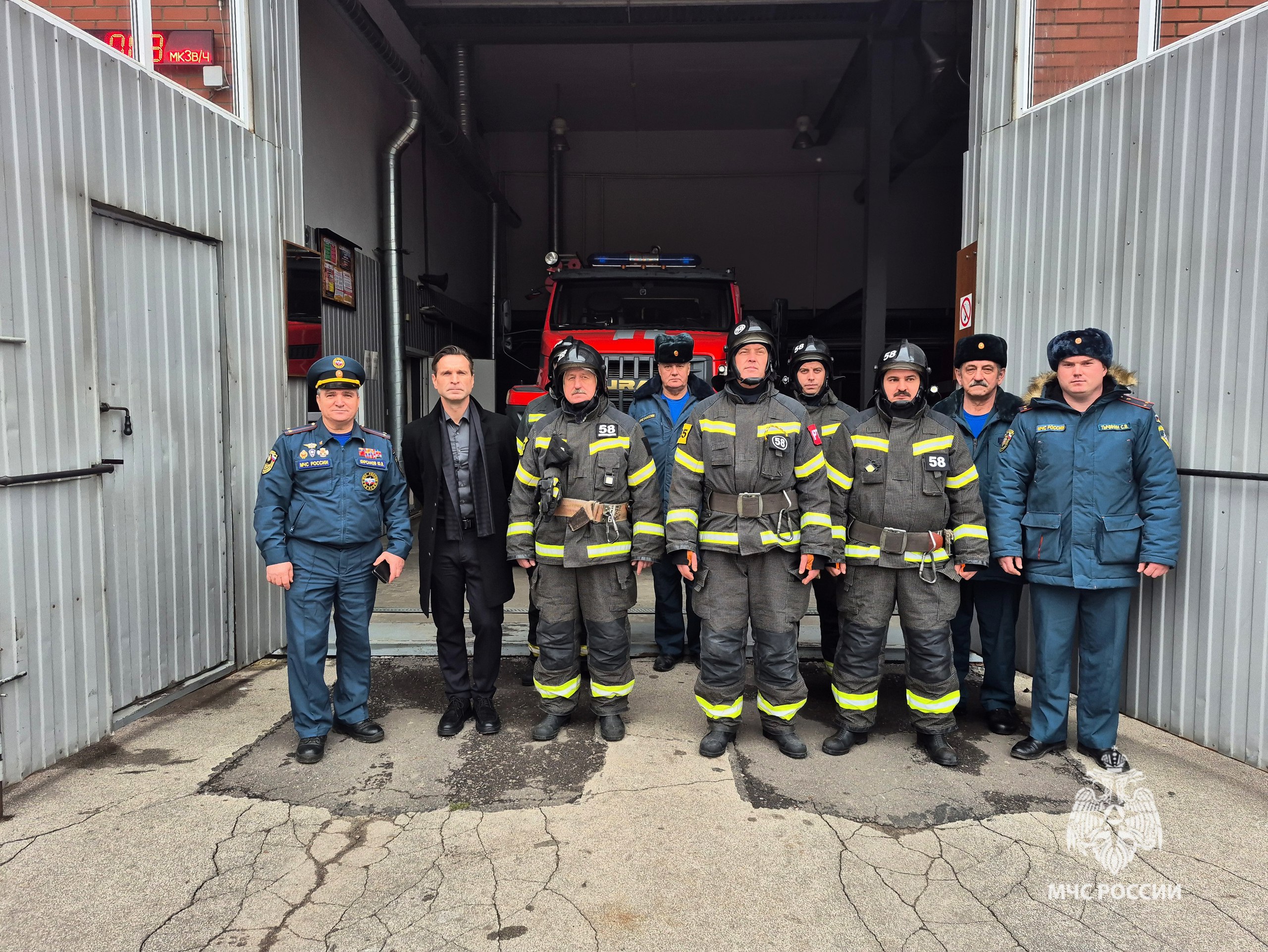 Спасатели из Одоева вновь встретились с актерами и съемочной группой сериала «Инспектор Гаврилов», чтобы напомнить о пожарной безопасности