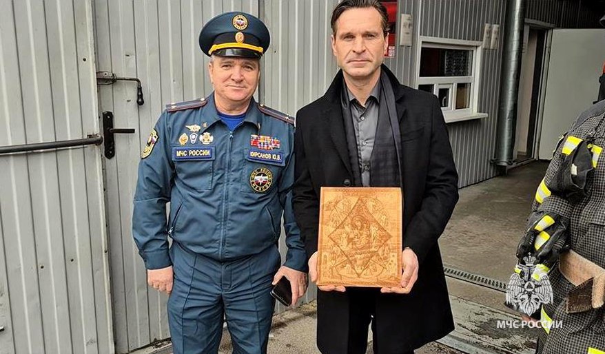 Спасатели из Одоева вновь встретились с актерами и съемочной группой сериала «Инспектор Гаврилов», чтобы напомнить о пожарной безопасности Спасатели из Одоева вновь встретились с актерами и съемочной группой сериала «Инспектор Гаврилов», чтобы напомнить о пожарной безопасности