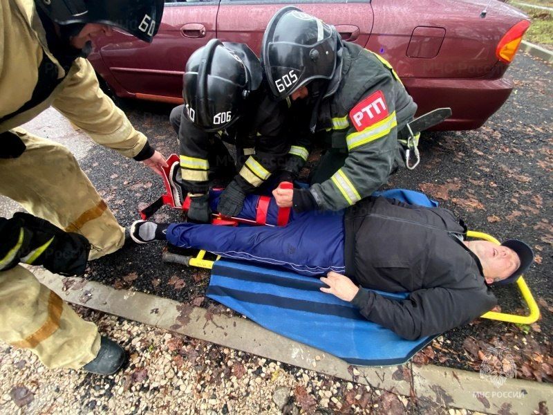 Суворовские спасатели отработали действия при ликвидации последствий ДТП