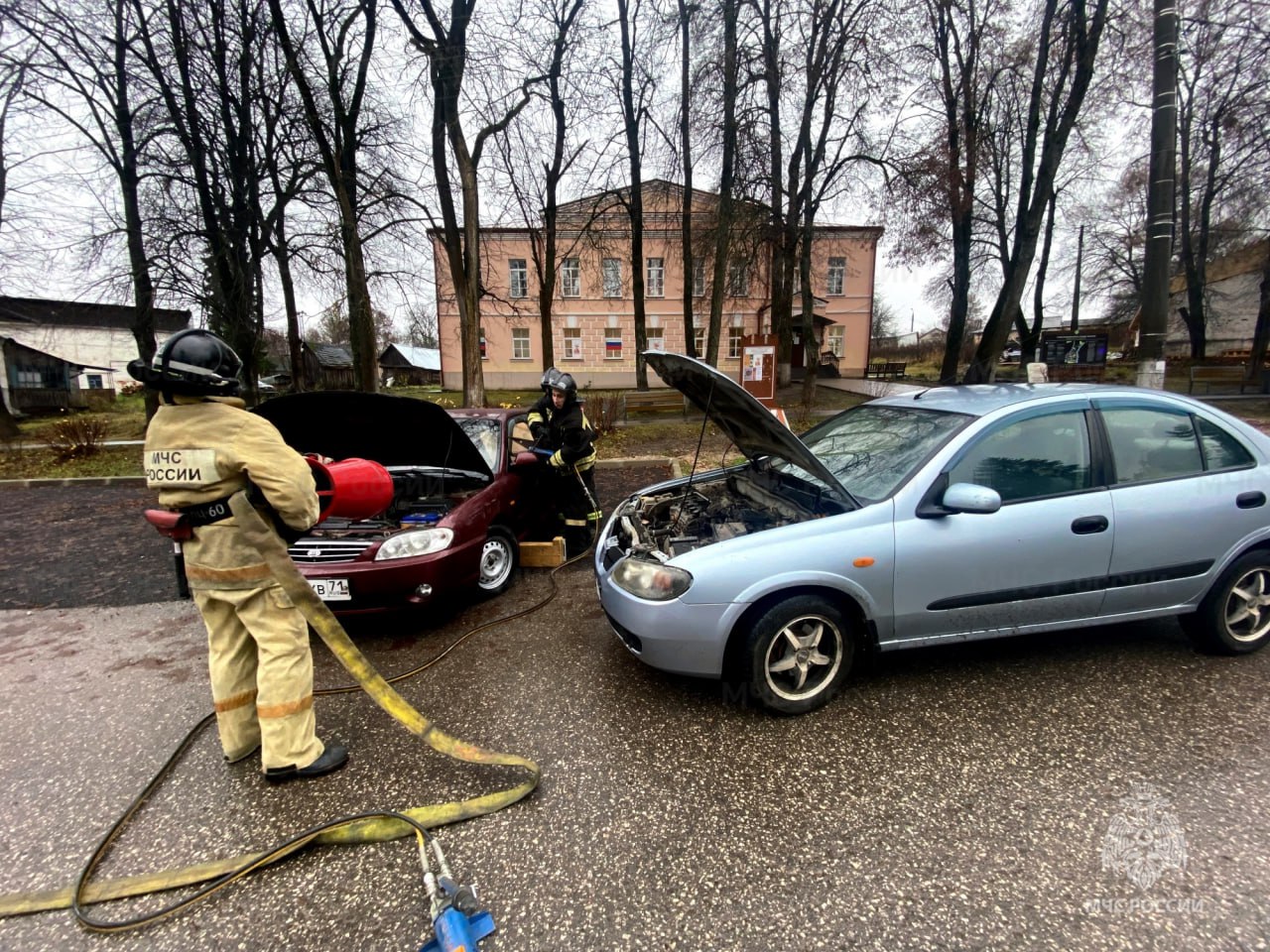Суворовские спасатели отработали действия при ликвидации последствий ДТП Суворовские спасатели отработали действия при ликвидации последствий ДТП