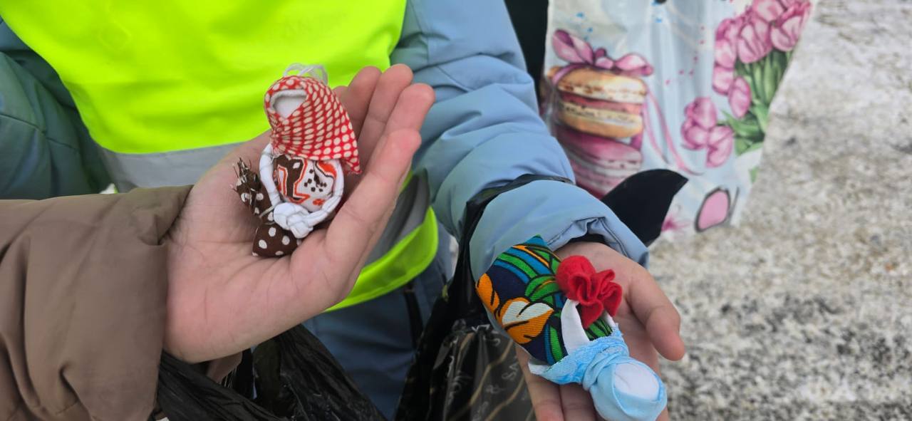 В Тулуне сотрудники Госавтоинспекции почтили память погибших в ДТП В Тулуне сотрудники Госавтоинспекции почтили память погибших в ДТП