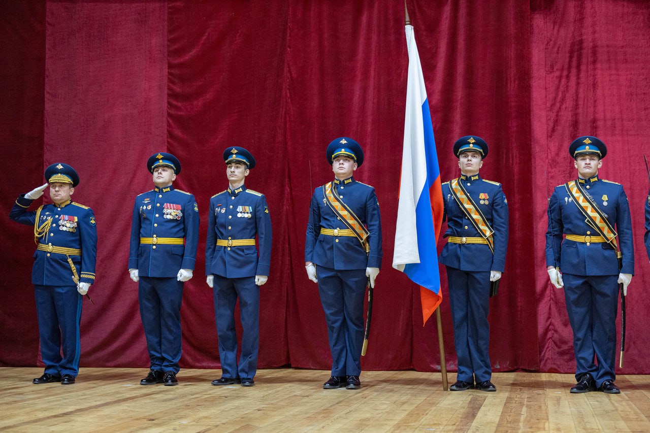 Герои в белых халатах: Тульские врачи ВДВ отмечены высшей наградой Герои в белых халатах: Тульские врачи ВДВ отмечены высшей наградой