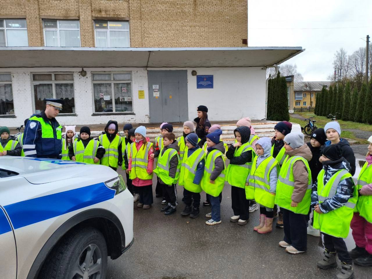 17 ноября в 18:00 на улице Пушкинской города Тулы, женщина 1987 года рождения, управляя автомобилем «Форд Фиеста», совершила наезд на пешехода женщину – 1954 года рождения, которая, по предварительной информации, пересекала... 17 ноября в 18:00 на улице Пушкинской города Тулы, женщина 1987 года рождения, управляя автомобилем «Форд Фиеста», совершила наезд на пешехода женщину – 1954 года рождения, которая, по предварительной информации, пересекала...