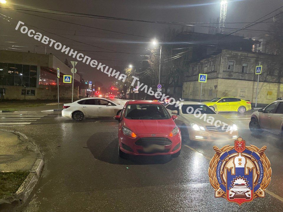17 ноября в 18:00 на улице Пушкинской города Тулы, женщина 1987 года рождения, управляя автомобилем «Форд Фиеста», совершила наезд на пешехода женщину – 1954 года рождения, которая, по предварительной информации, пересекала...