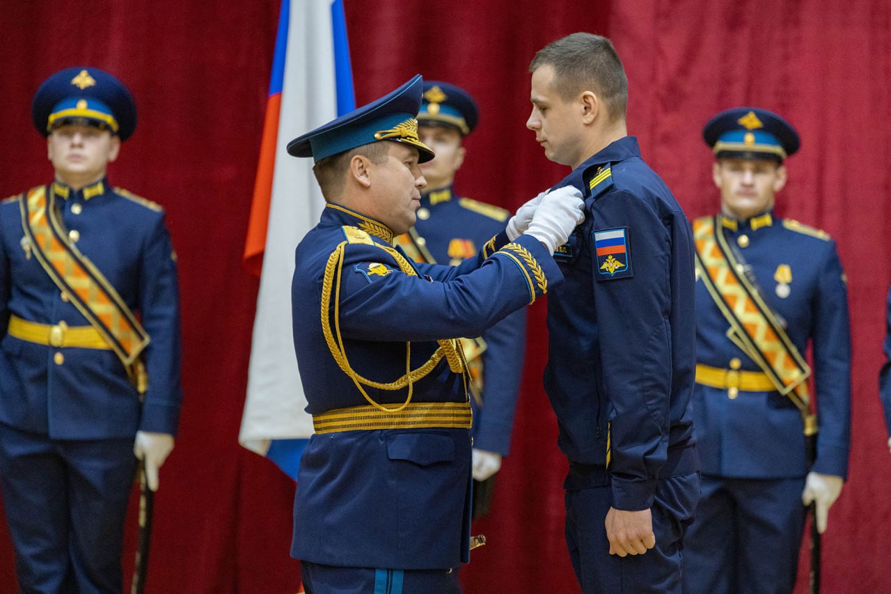 Герои в белых халатах: Тульские врачи ВДВ отмечены высшей наградой Герои в белых халатах: Тульские врачи ВДВ отмечены высшей наградой