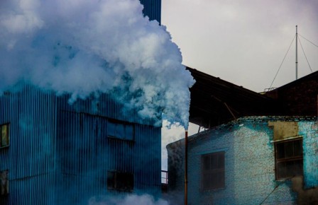 После жалоб на неприятный запах в Новомосковске оштрафовали смолоперерабатывающий завод