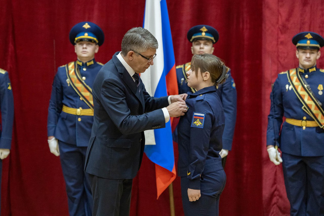 Герои в белых халатах: Тульские врачи ВДВ отмечены высшей наградой Герои в белых халатах: Тульские врачи ВДВ отмечены высшей наградой