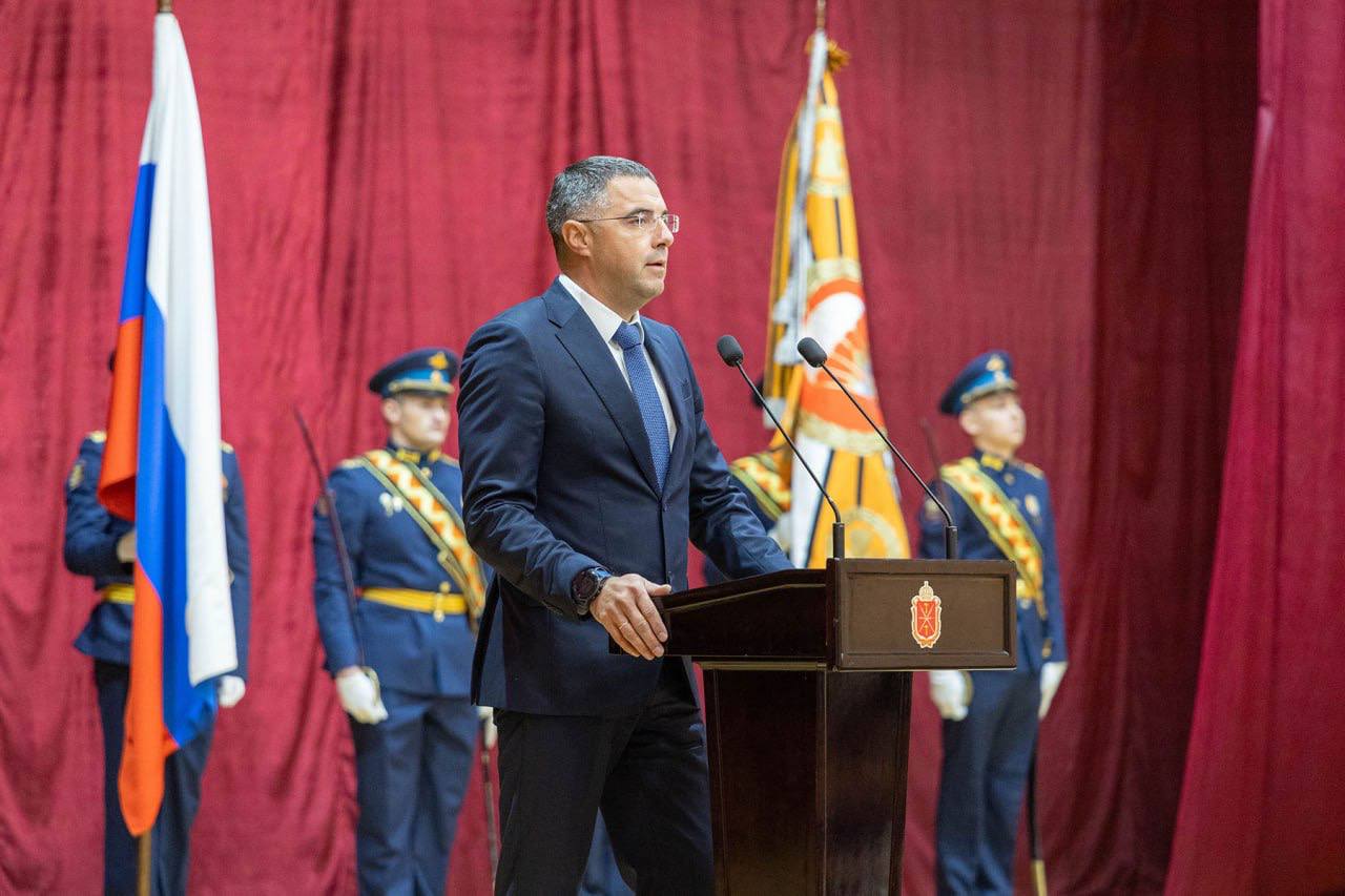 39-му отдельному гвардейскому медицинскому отряду вручено Георгиевское знамя 39-му отдельному гвардейскому медицинскому отряду вручено Георгиевское знамя