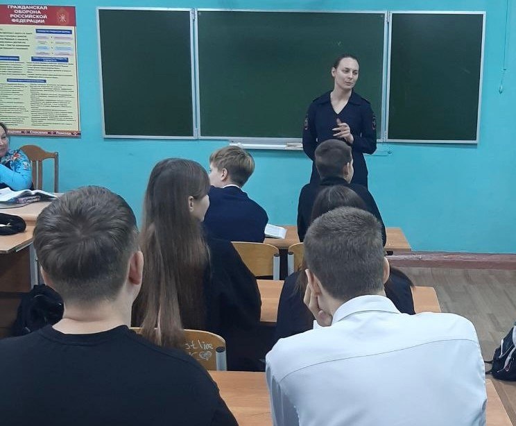 В рамках акции «Чистое поколение» инспектор по делам несовершеннолетних провела профилактическую беседу со школьниками города Донского В рамках акции «Чистое поколение» инспектор по делам несовершеннолетних провела профилактическую беседу со школьниками города Донского