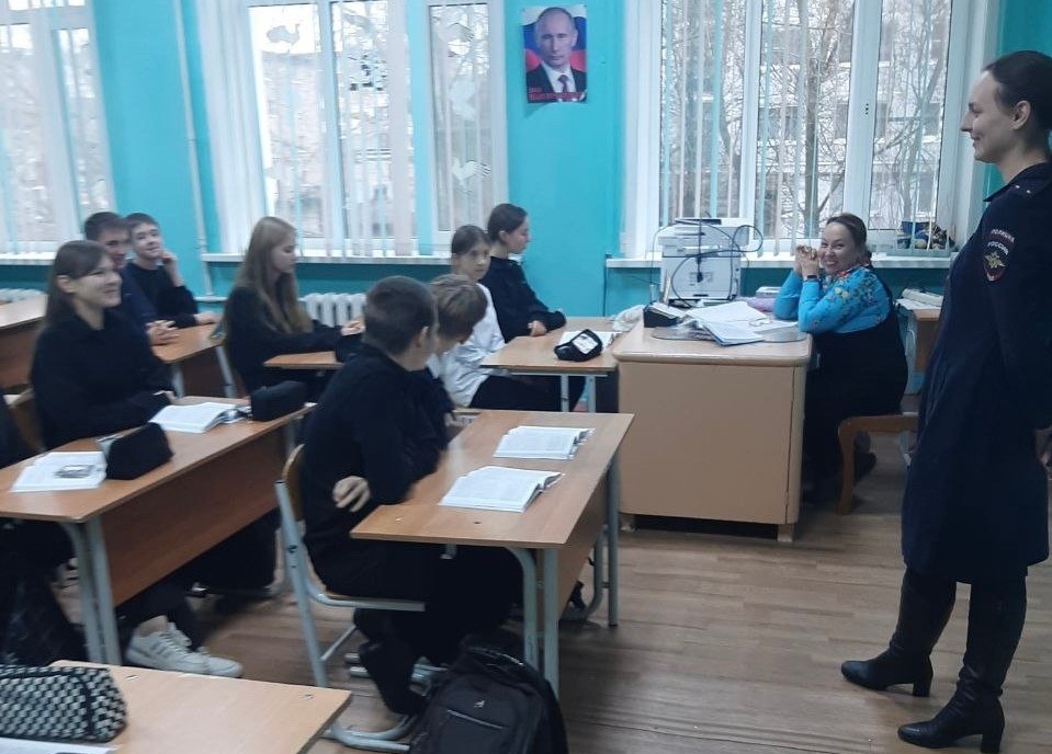 В рамках акции «Чистое поколение» инспектор по делам несовершеннолетних провела профилактическую беседу со школьниками города Донского В рамках акции «Чистое поколение» инспектор по делам несовершеннолетних провела профилактическую беседу со школьниками города Донского