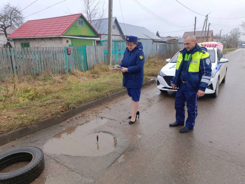 Прокуратура Ясногорского района проводит проверку исполнения администрацией муниципального образования Ясногорский район законодательства о безопасности дорожного движения
