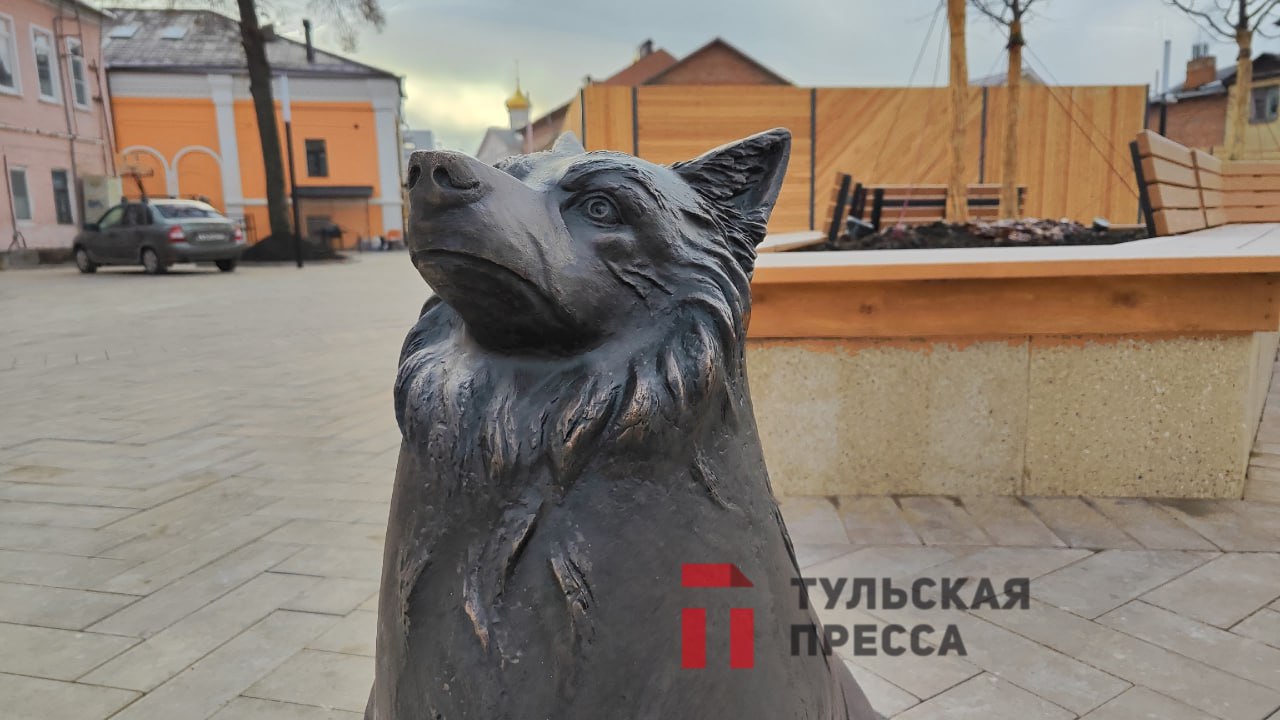 А кто это у нас такой «пушистый»? Скульптура собаки Манюни теперь охраняет улицу Металлистов