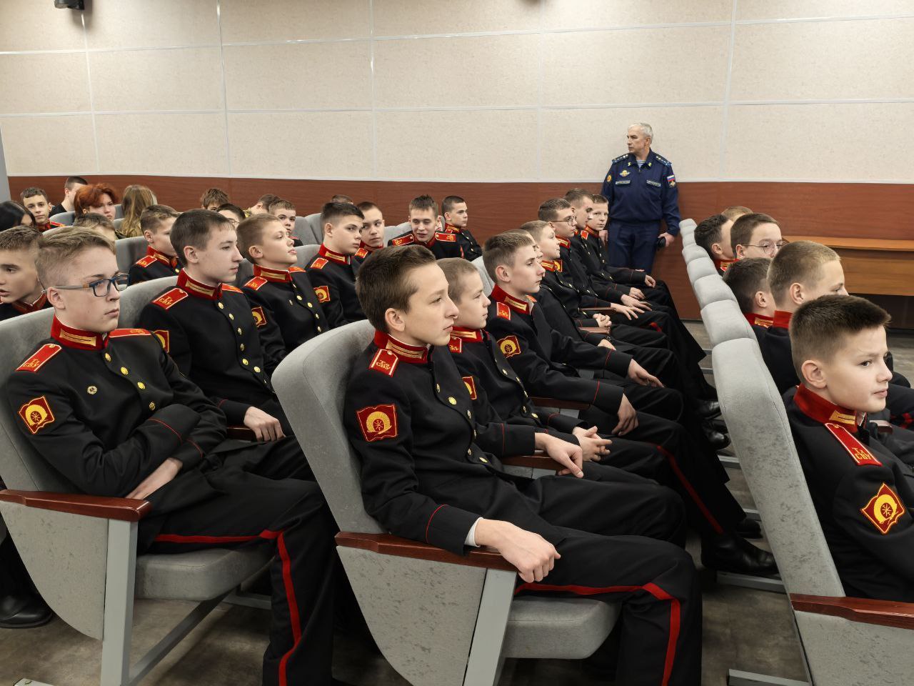 Заместитель председателя гордумы Борис Воловатов принял участие в акции «Десантный характер» Заместитель председателя гордумы Борис Воловатов принял участие в акции «Десантный характер»