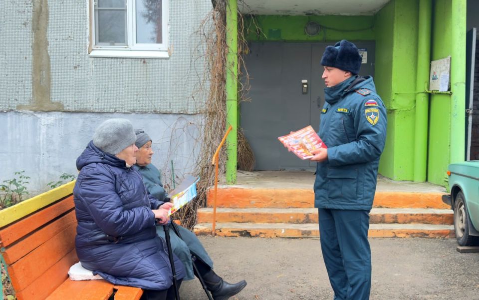 В школах, детских садах и на улицах Кимовска и Новомосковска прошли беседы на тему пожарной безопасности