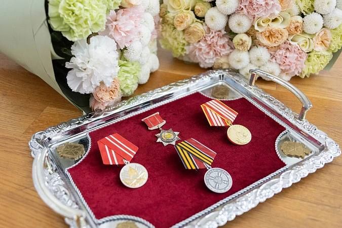 В Тульской области введена новая мера поддержки для многодетных отцов: мужчины, награждённые знаком «Отцовская слава» с 2022 года, получат единовременную выплату