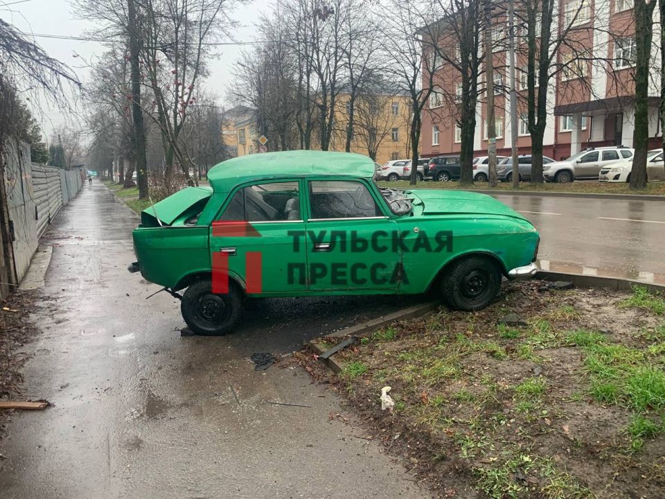 1,5 года. Именно столько «Москвич-412» мешал автомобилистам на улице Болдина в Туле