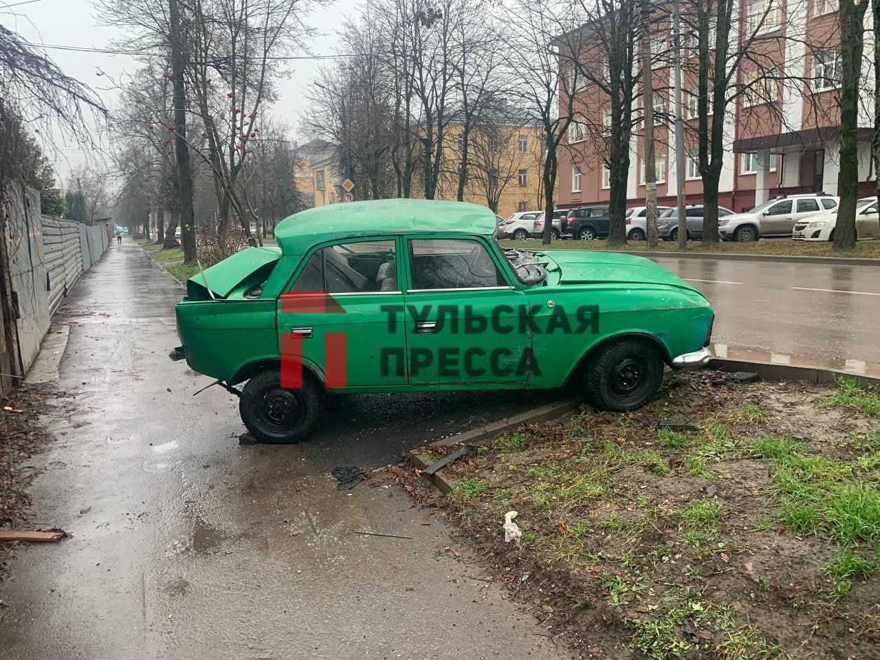 1,5 года. Именно столько «Москвич-412» мешал автомобилистам на улице Болдина в Туле