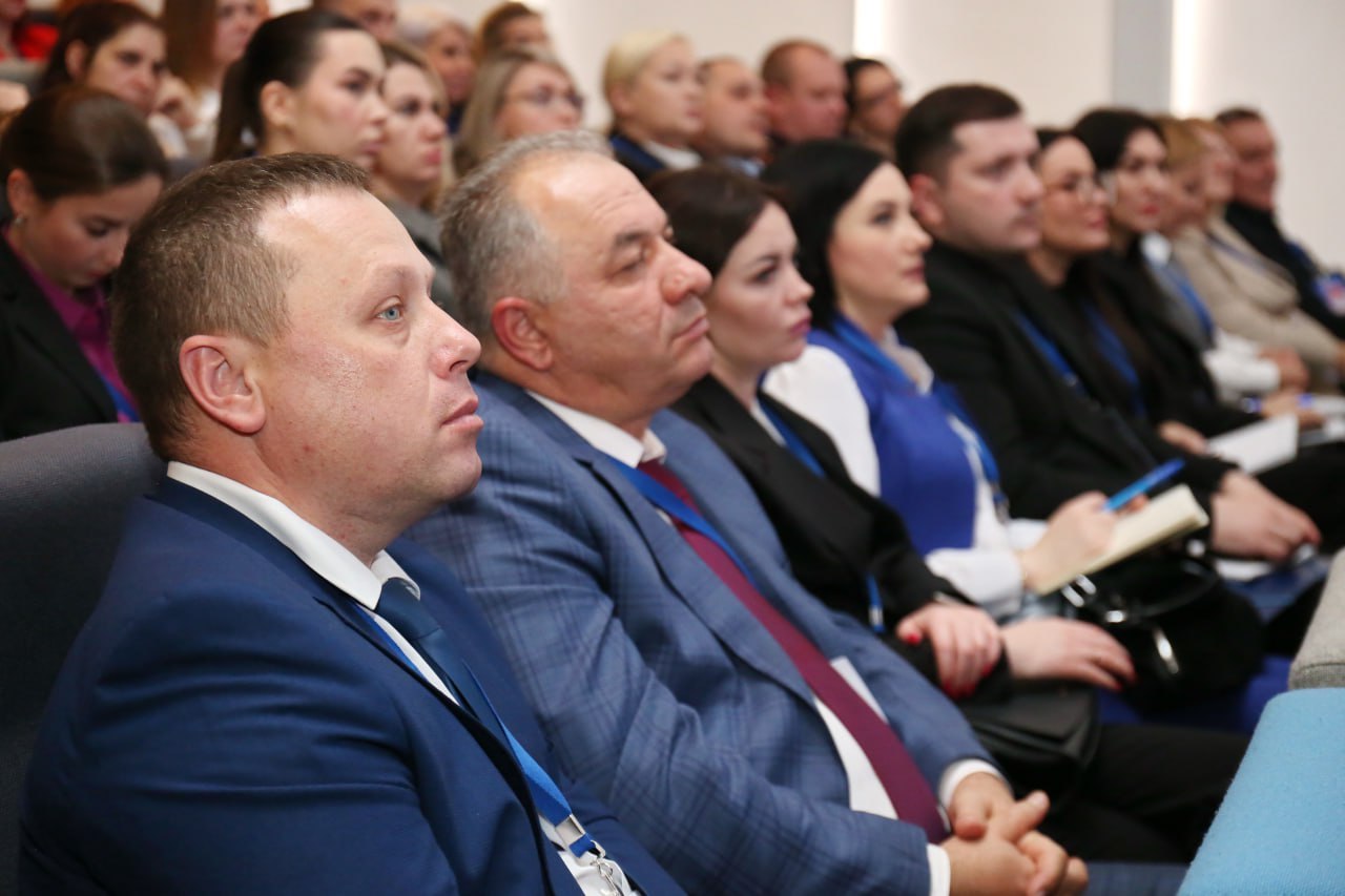 Сегодня наши коллеги из региональных подразделений пропаганды безопасности дорожного движения работают в АНО «Диалог» Сегодня наши коллеги из региональных подразделений пропаганды безопасности дорожного движения работают в АНО «Диалог»