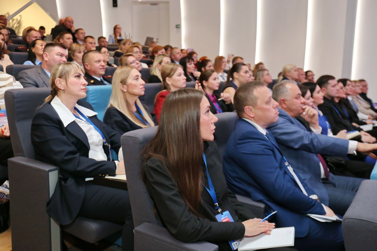 Сегодня наши коллеги из региональных подразделений пропаганды безопасности дорожного движения работают в АНО «Диалог» Сегодня наши коллеги из региональных подразделений пропаганды безопасности дорожного движения работают в АНО «Диалог»