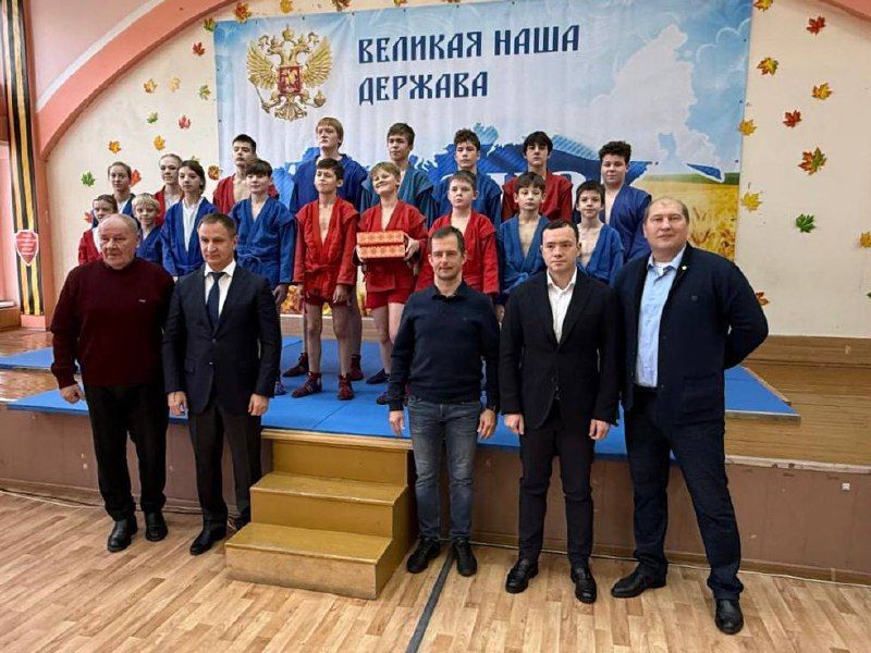 Первый заместитель председателя Тульской городской Думы Евгений Смолянинов вместе с депутатом гордумы, региональным координатором федерального партийного проекта «Za самбо», председателем регионального общественного проекта...