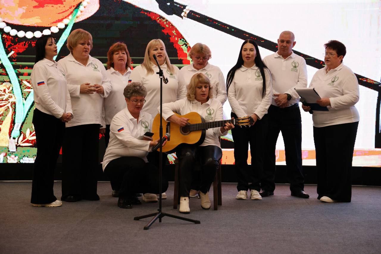 Глава города Тулы Алексей Эрк поздравил Комитет семей воинов Отечества с трехлетием Глава города Тулы Алексей Эрк поздравил Комитет семей воинов Отечества с трехлетием