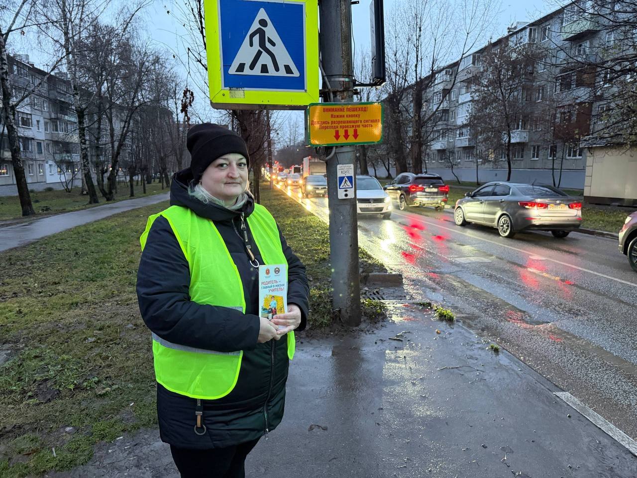 В утренние часы вблизи одного из образовательных учреждений оружейной столицы сотрудники Госавтоинспекции города Тулы провели профилактический рейд «Внимание, дети!» В утренние часы вблизи одного из образовательных учреждений оружейной столицы сотрудники Госавтоинспекции города Тулы провели профилактический рейд «Внимание, дети!»