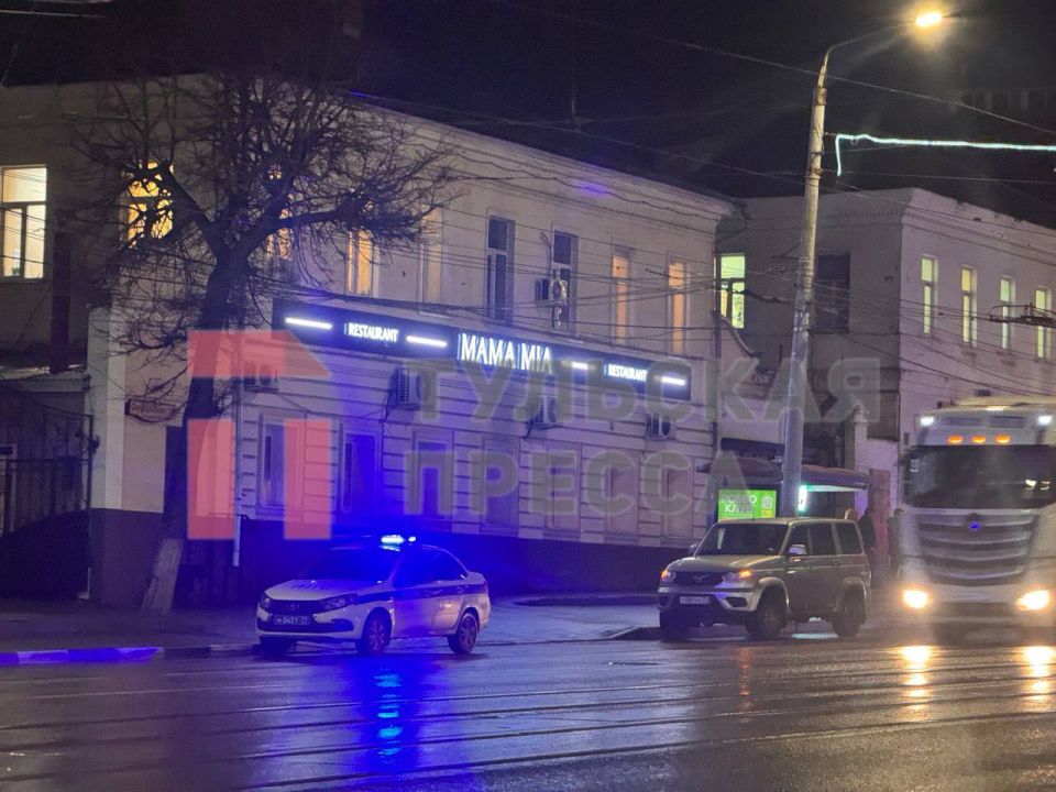Туляки сообщают о повышенной активности силовиков возле кафе «Мама Мия» и здания Следственного комитетана ул. Октябрьская