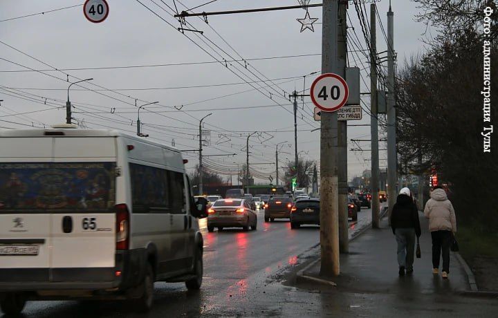 Теперь официально: на Пролетарском мосту появились дорожные знаки, ограничивающие скорость движения транспорта до 40 километров в час