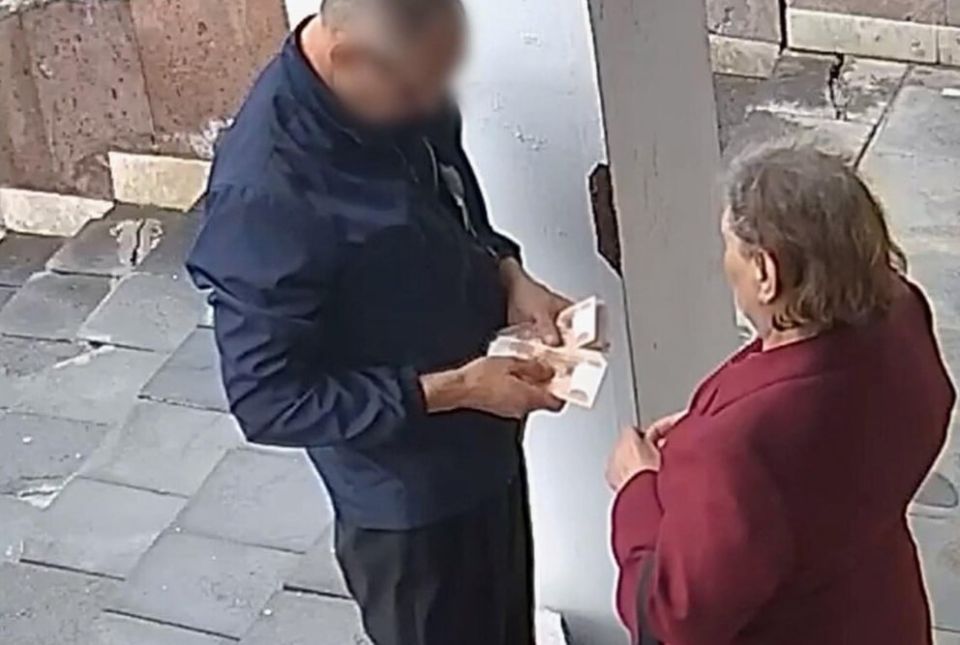 Как злоумышленники под маской спецопераций обманули пенсионерку