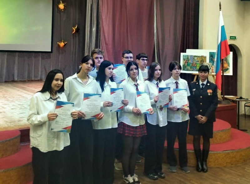 Тульские полицейские провели со школьниками профориентационные мероприятия Тульские полицейские провели со школьниками профориентационные мероприятия