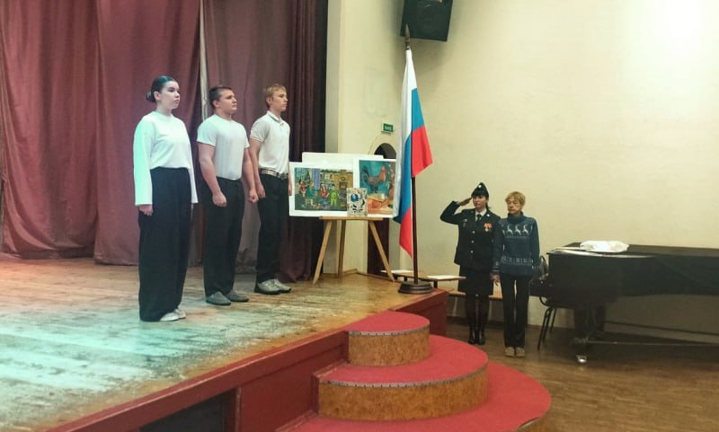 Тульские полицейские провели со школьниками профориентационные мероприятия Тульские полицейские провели со школьниками профориентационные мероприятия