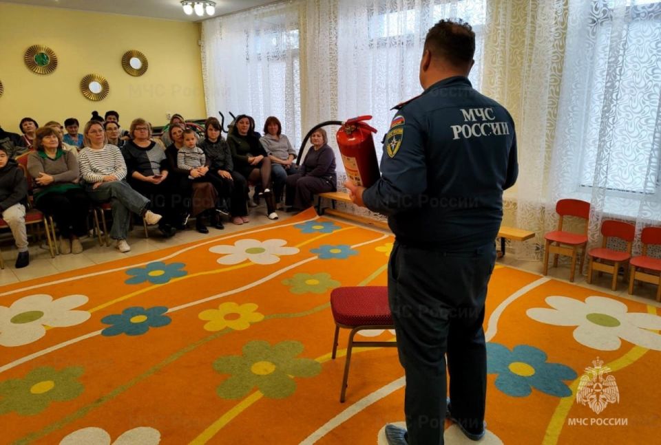 Знакомство с профессией, общее дело с педагогами и профилактические беседы с жителями